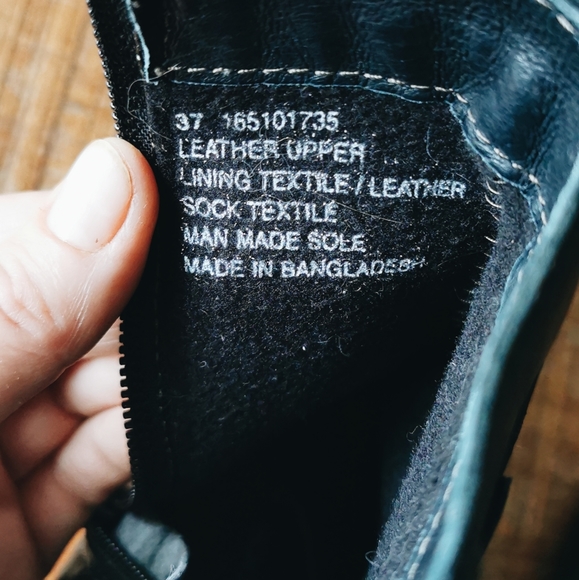 Town Shoes Black Leather Zippered Boots - Picture 5 of 5